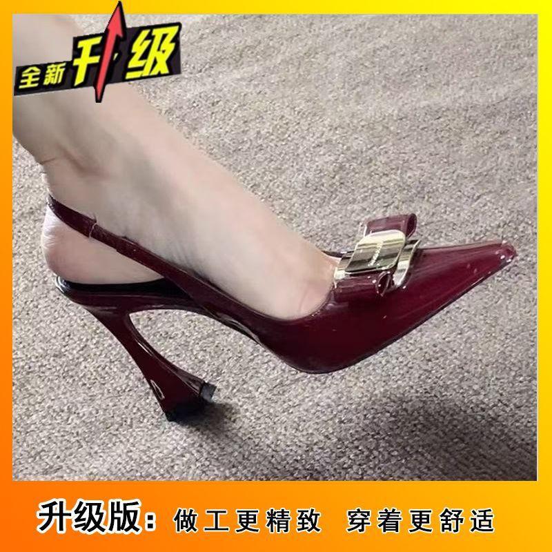Metal decoration one-line hollow sexy toe toe sandals for women 2025 summer new soft-soled temperament pointed high heels