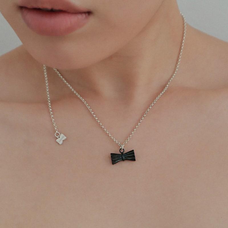 OudStudio Bold Bow Necklace