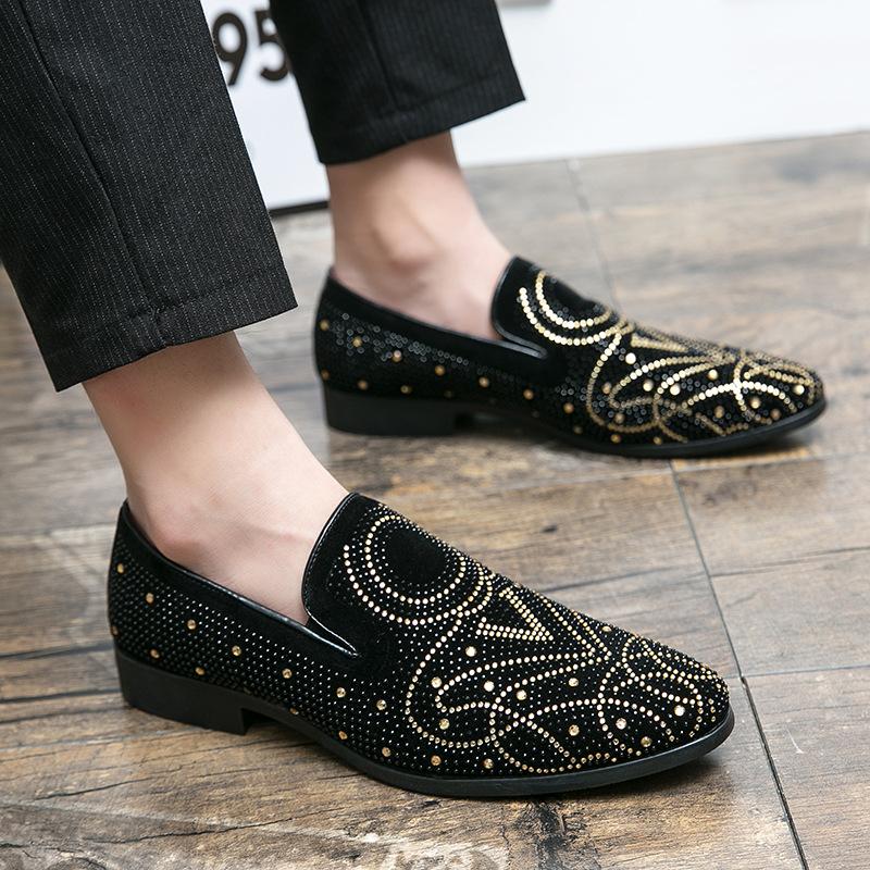 

Large size rhinestone metal nightclub hairstylist trendy men s shoes size 38-47 Korean version one-pedal pointed leather shoes men 38 чёрный