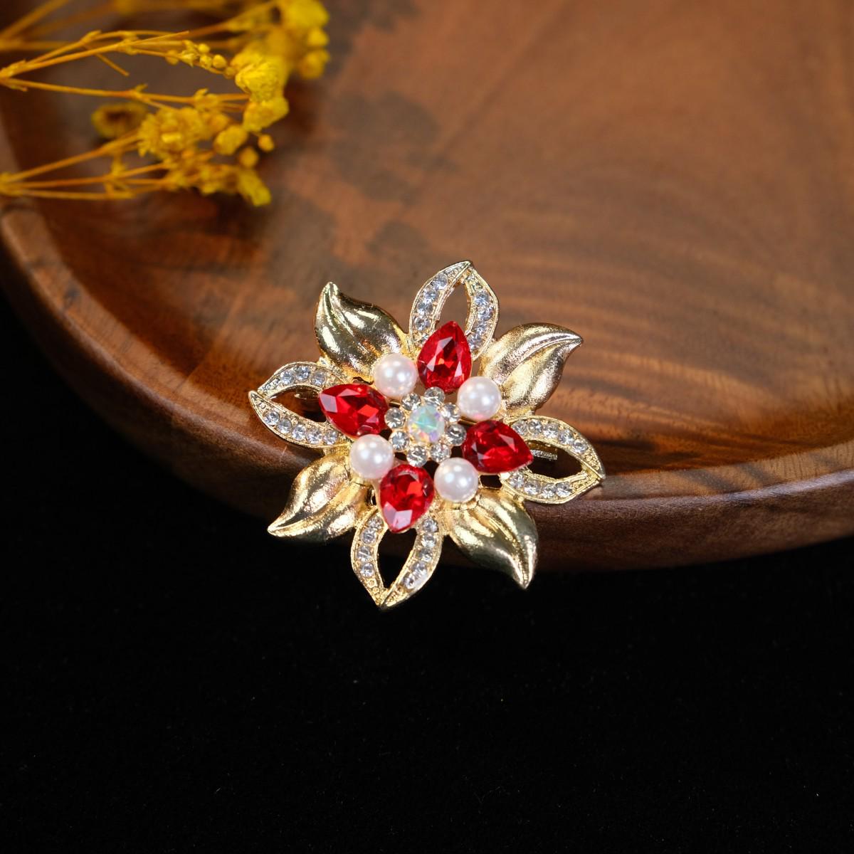 

Елегантна брошка зі стразами: Високоякісна японська та корейська мода кришталева шпилька для шарфа для жінок