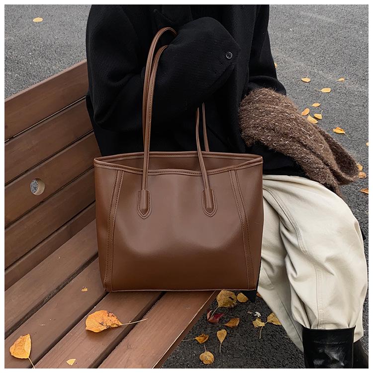 

Женская сумка-тоут кроссбоди большой вместимости однотонная - Универсальная модная сумка в корейском стиле 39*10.5*28 cm кофейный