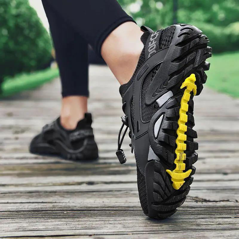 Fashion Men's Shoes 2024 New Breathable Mesh Outdoor Non-slip Light Walking Casual Trekking Sneakers Beach Wading Shoes Unisex Women