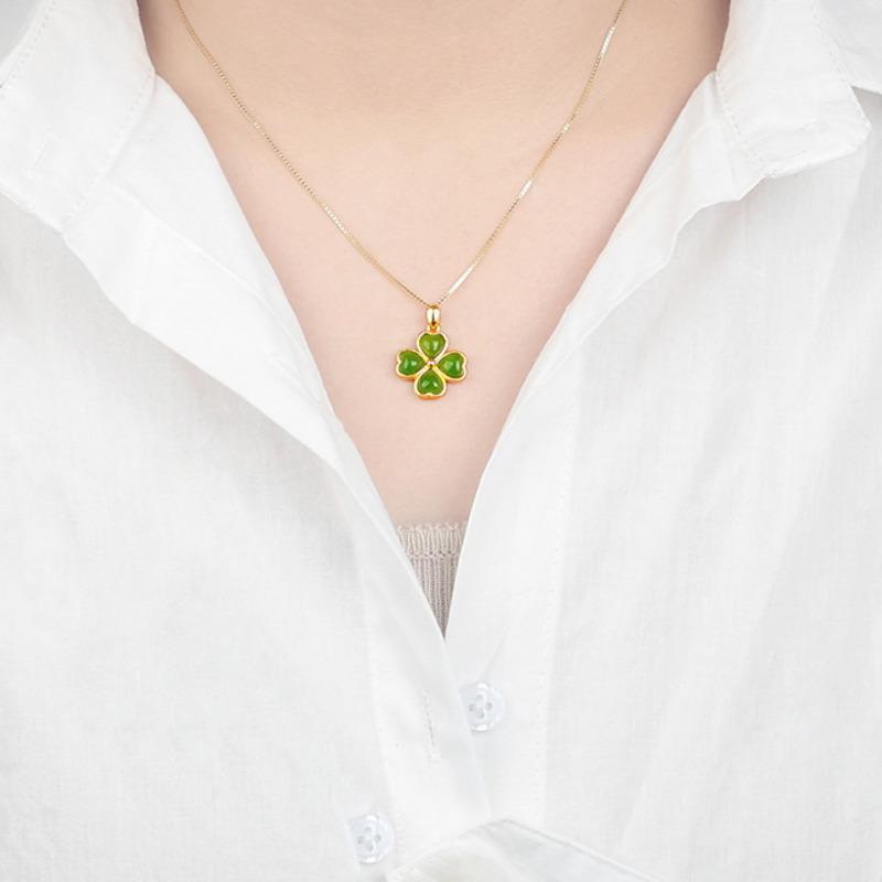 BELLA BOX Nou Trifoi cu patru foi Placat cu nisip Aur Galben 24K Incrustat Inimă Simulație Jasp Hetian Calcedonie Albă Pandantiv Femeie