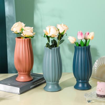 Plastic Vase Practical Shatterproof Portable Ceramic Look Vase Desktop Centerpiece Decorative Vase Plastic Vase for Bedroom