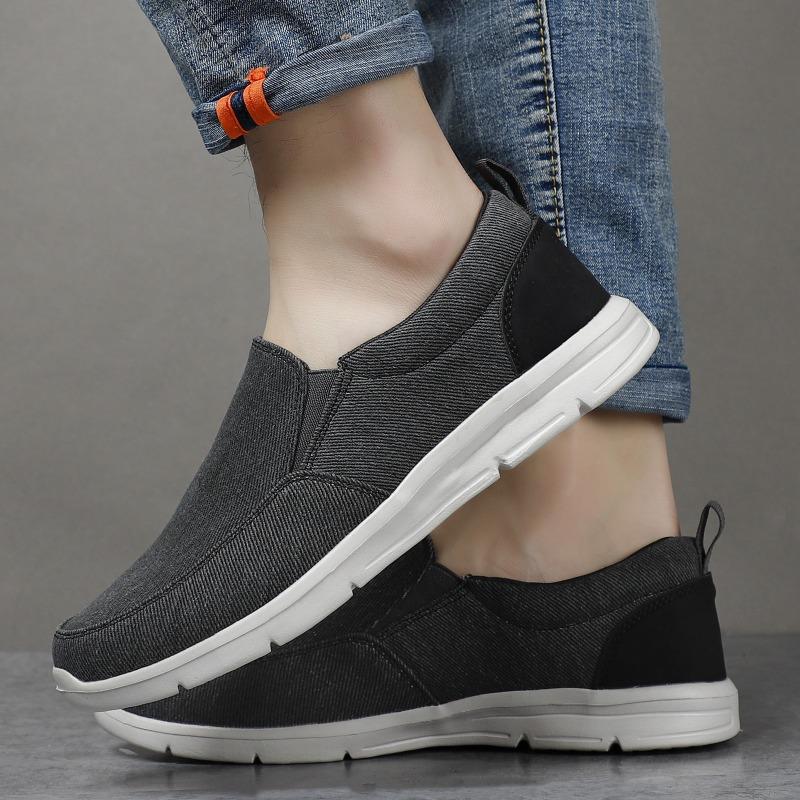 Men Shoes Summer Canvas Shoes Breathable Comfortable Outdoor Slip On Walking Sneakers Classic Loafers For Men