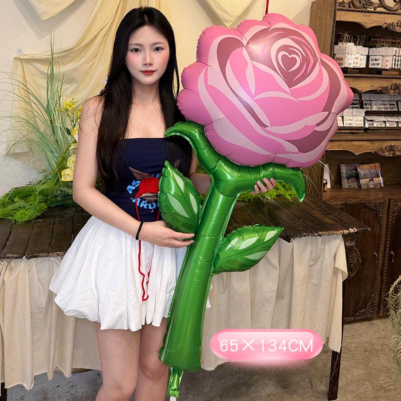Valentine s Day Rose Balloon: Large Handheld Qixi Decoration Prop
