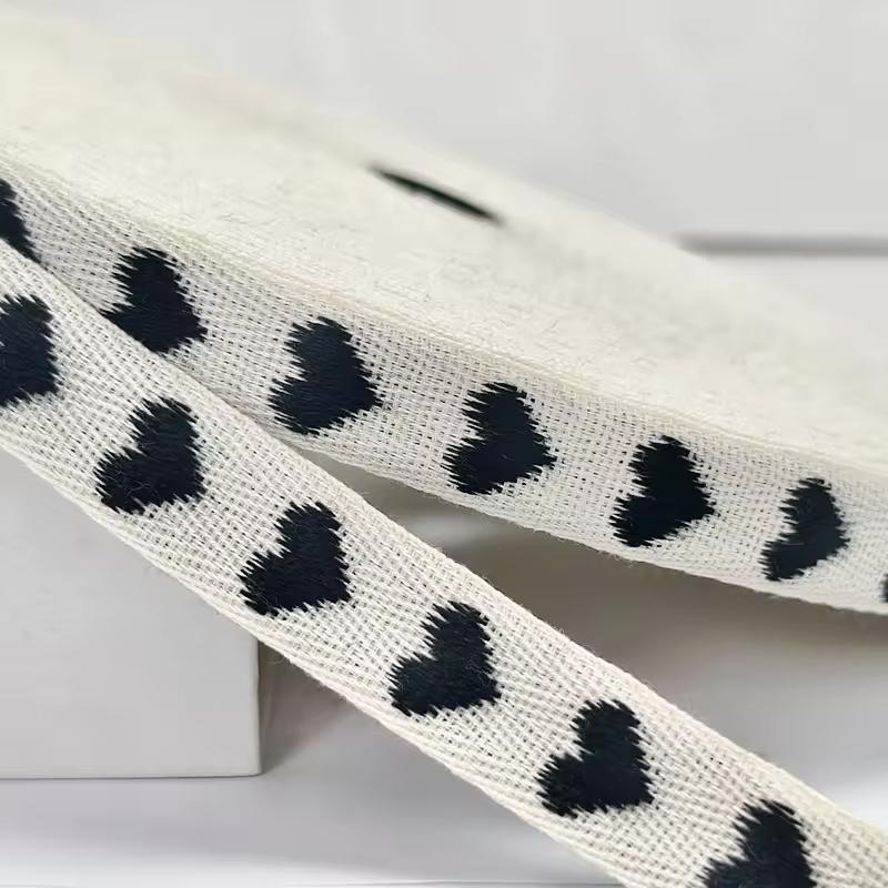 16mm Heart Shaped Woven Ribbon Gift Box Packaging Bouquet Ribbon Apparel Accessories DIY Embroidered Stock