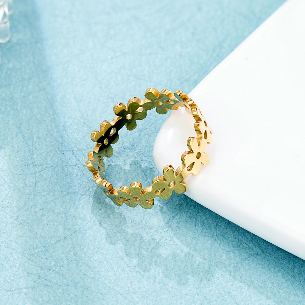 Simple Splicing Flower Ring Titanium Steel Electroplating Same Ring Women Ins Does Not Fade Accessories