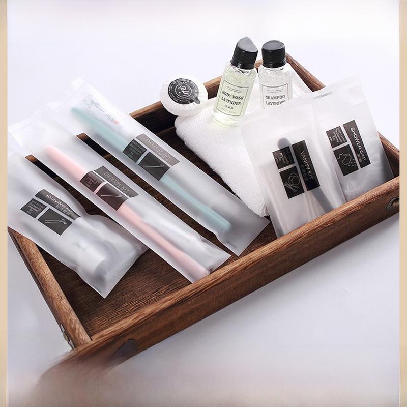 "Special Hotel Toiletries Set: Comb, Disposable Toothbrush with Toothpaste, Soft Bristles, Ideal for Homestays"