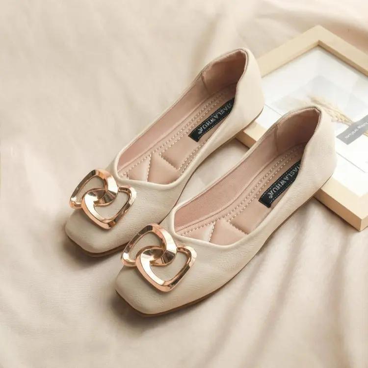 

Новые модные женские туфли без застежек на плоской подошве с металлическим декором, дизайнерские туфли Мэри Джейн на мягкой подошве, женские модные весенне-осенние женские мокасины 35