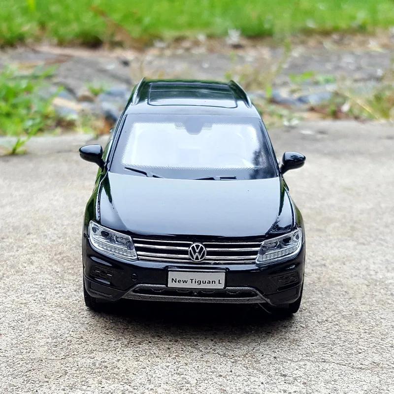W201:32 Volkswagens Tiguan L SUV Alloy Car Model Diecasts Metal Toy Vehicles Car Model Simulation Sound Light Collection Gift