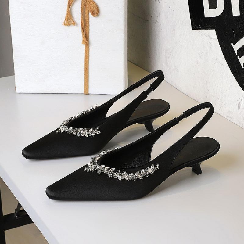 Pointed Toe Low Heels Shallow Mouth Tripping Silk Women's Shoes Rhinestone Chain Empty Wine Glass Heel Comfortable Single Shoes
