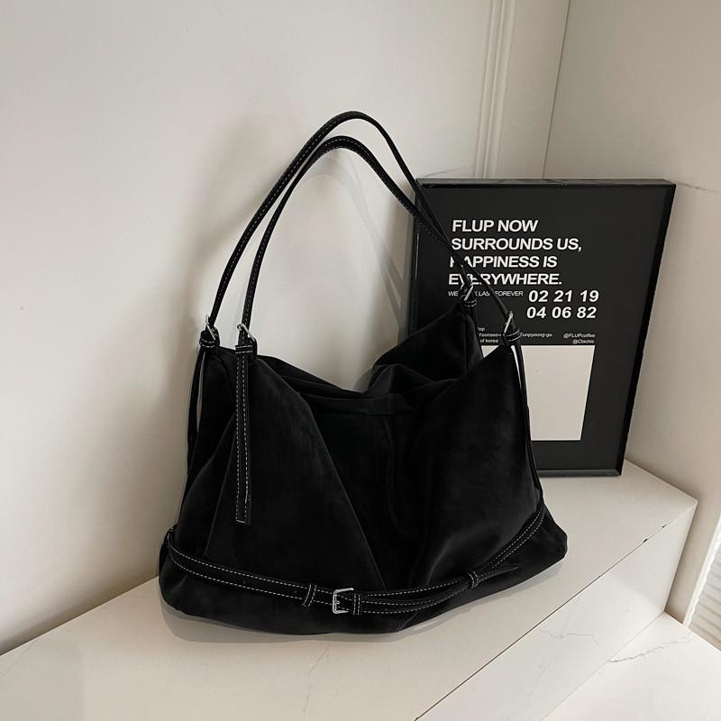 IELGY Retro Large-Capacity Fashion One-Shoulder Messenger Bag All-Match Commuter Underar