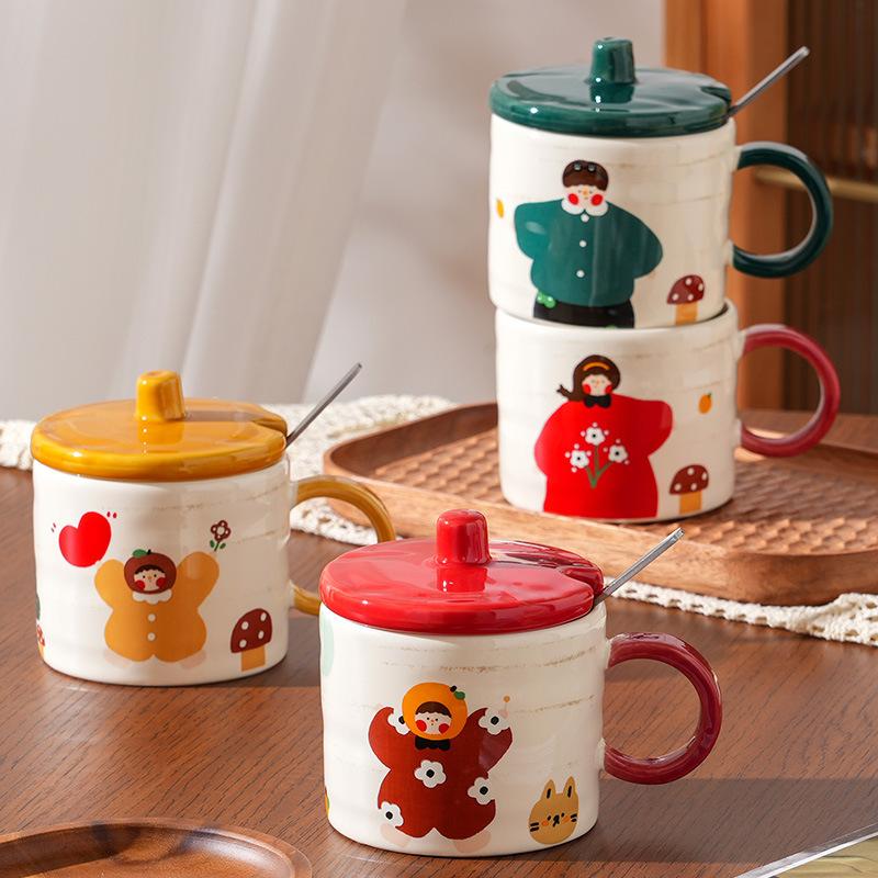 

Семейство симпатичных керамических чашек, высококачественных, большой емкости, устойчивых к высоким температурам, кружек с крышкой и ложкой, стаканов для воды, наборов для домашнего использования 350ML