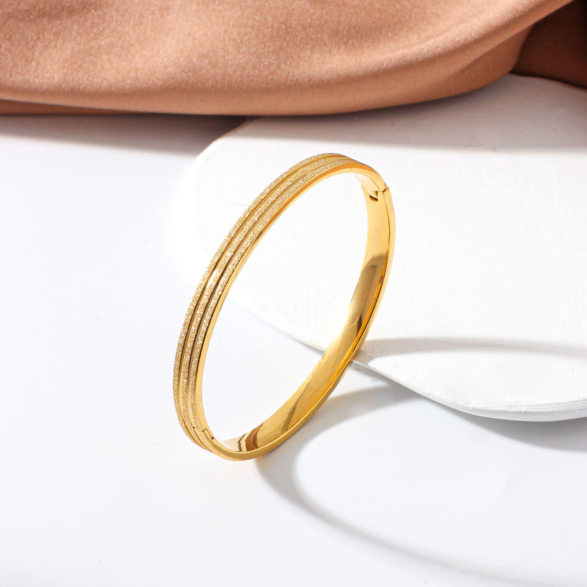 Versatile Light Luxury 18K Gold-Plated Titanium Steel Bracelet