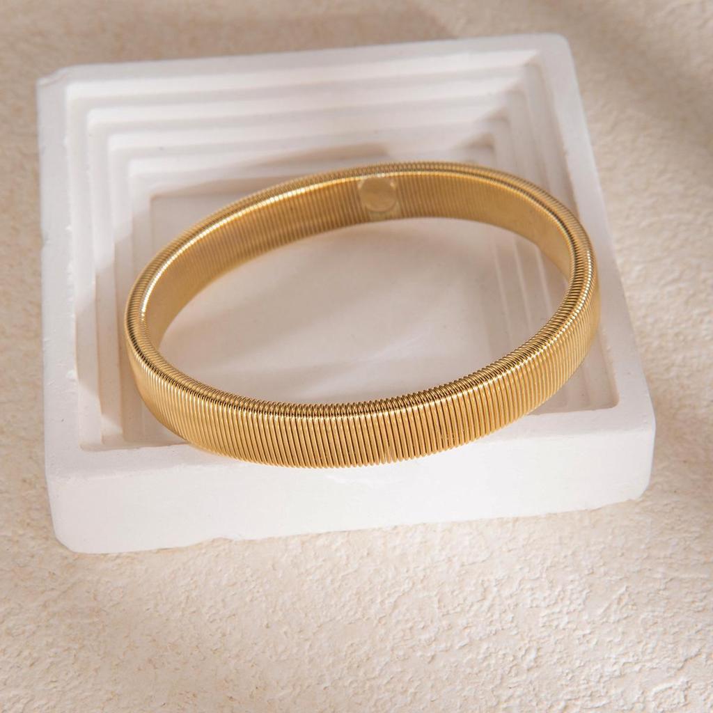 European & American High-End Gold Wire Multi-Layer Bracelet Necklace.
