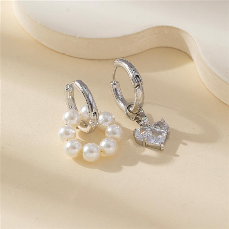 Statement Minimalist Gold  Color Asymmetric Zircon Heart Pendant Hoop Earrings Street Style Elegant Fashion Jewelry