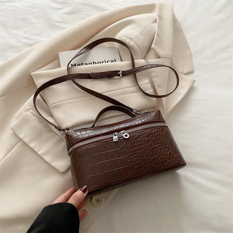 

В этом году популярная портативная маленькая сумка женская летняя универсальная 2025 новая на плечо для работы текстура крокодила сумка-мессенджер