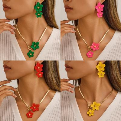 Neue Nationaler Trend Halskette mit großer Blume im chinesischen Stil Elegantes Schmuckset mit sprühlackiertem Blumenanhänger