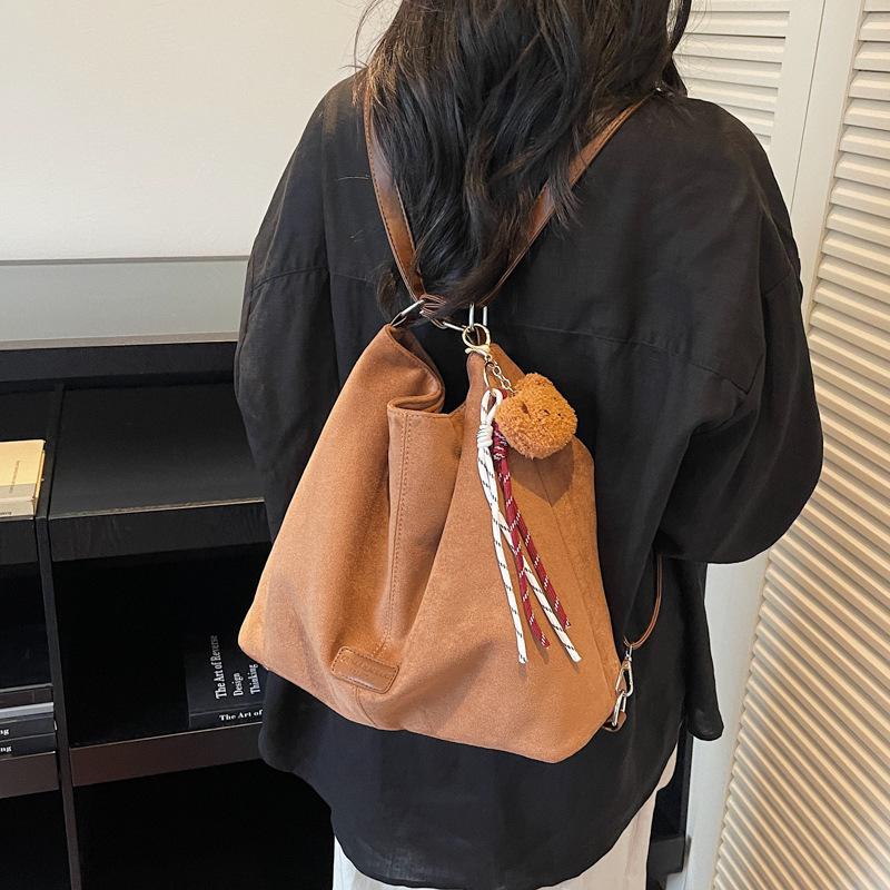 Retro commuter tote bag women's large capacity 2025 new fashion Korean version shoulder messenger bag multi-functional backpack