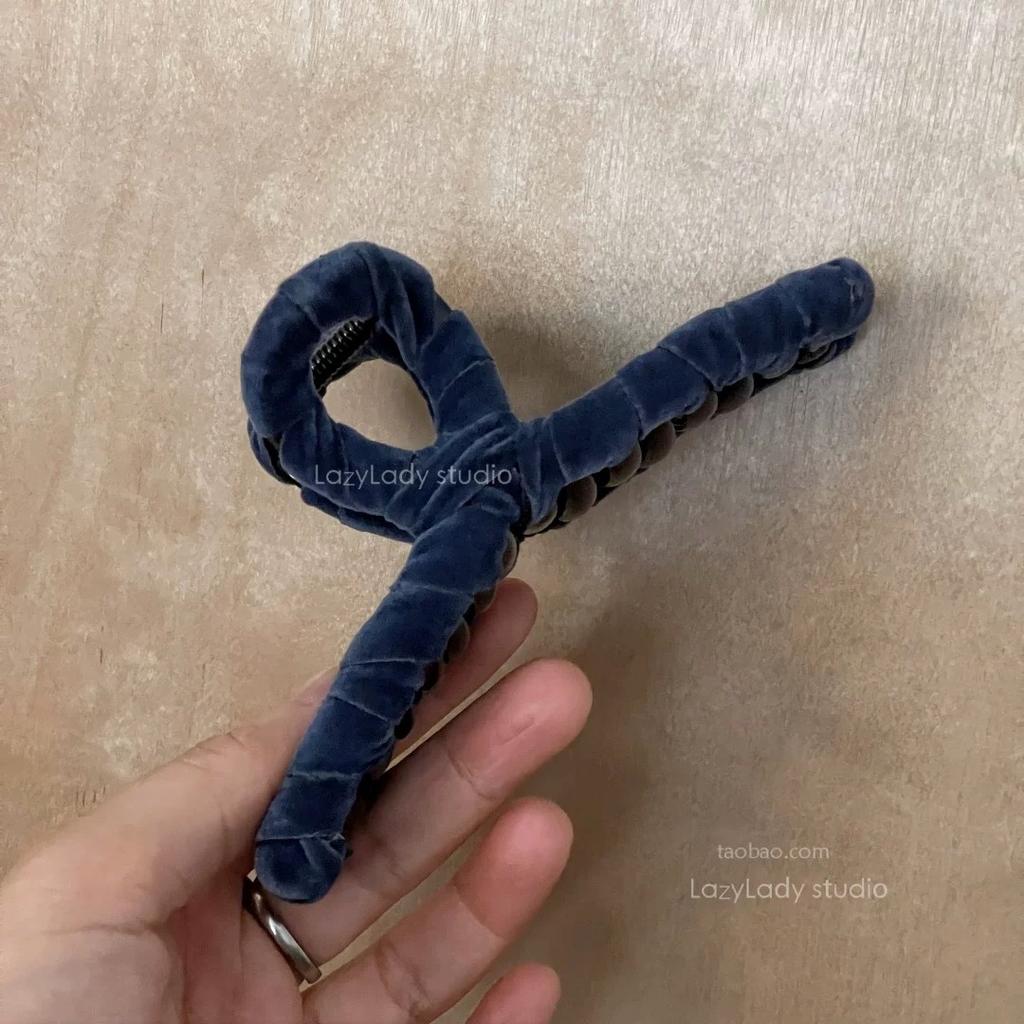 French Metal Velvet Hairpin for Women, High-end Ponytail Shark Hairpin, Back of The Head, Hairpin