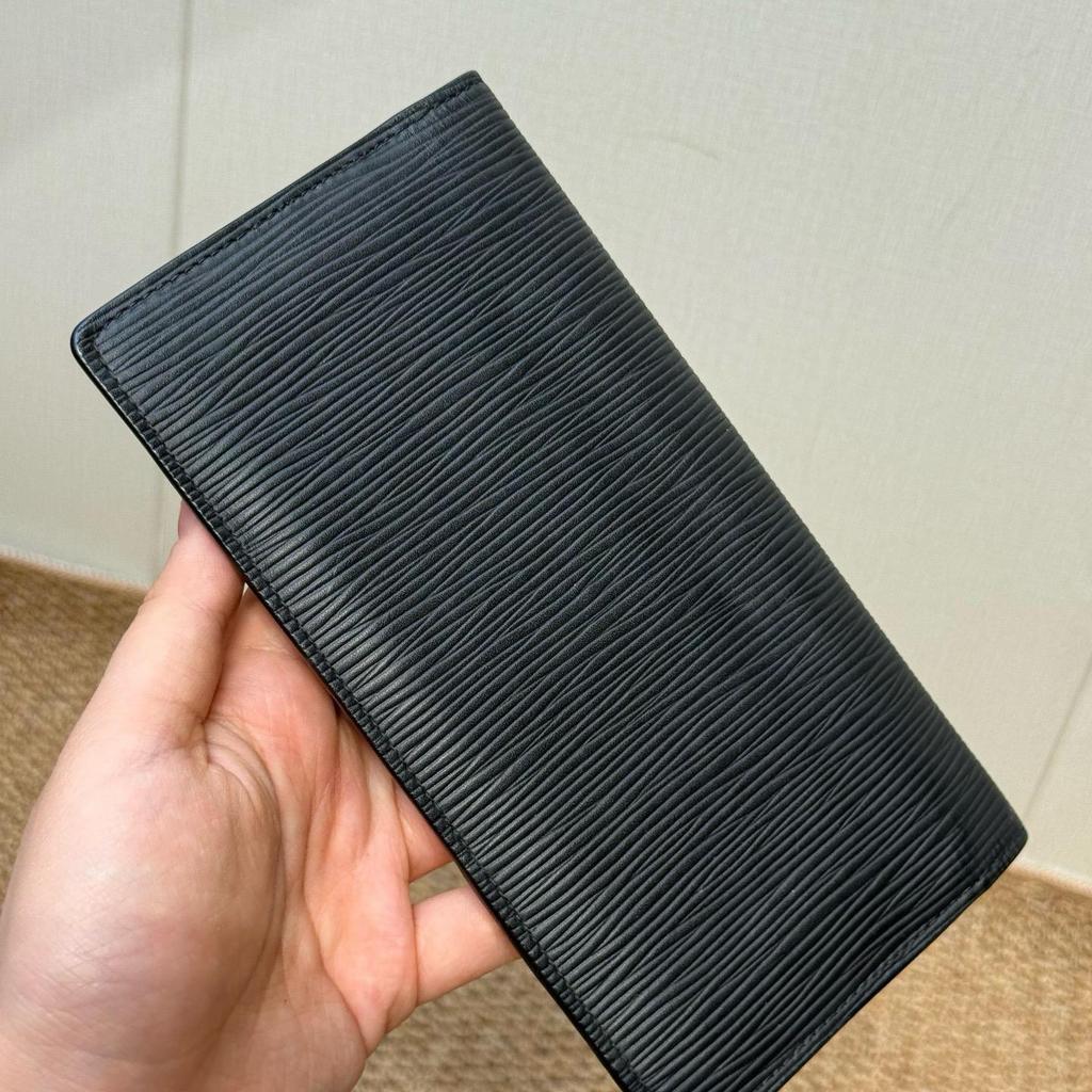[Pre-Owned] Louis Vuitton Brazza Wallet 'Black Epi Leather' - Excellent #1YCPWQJ