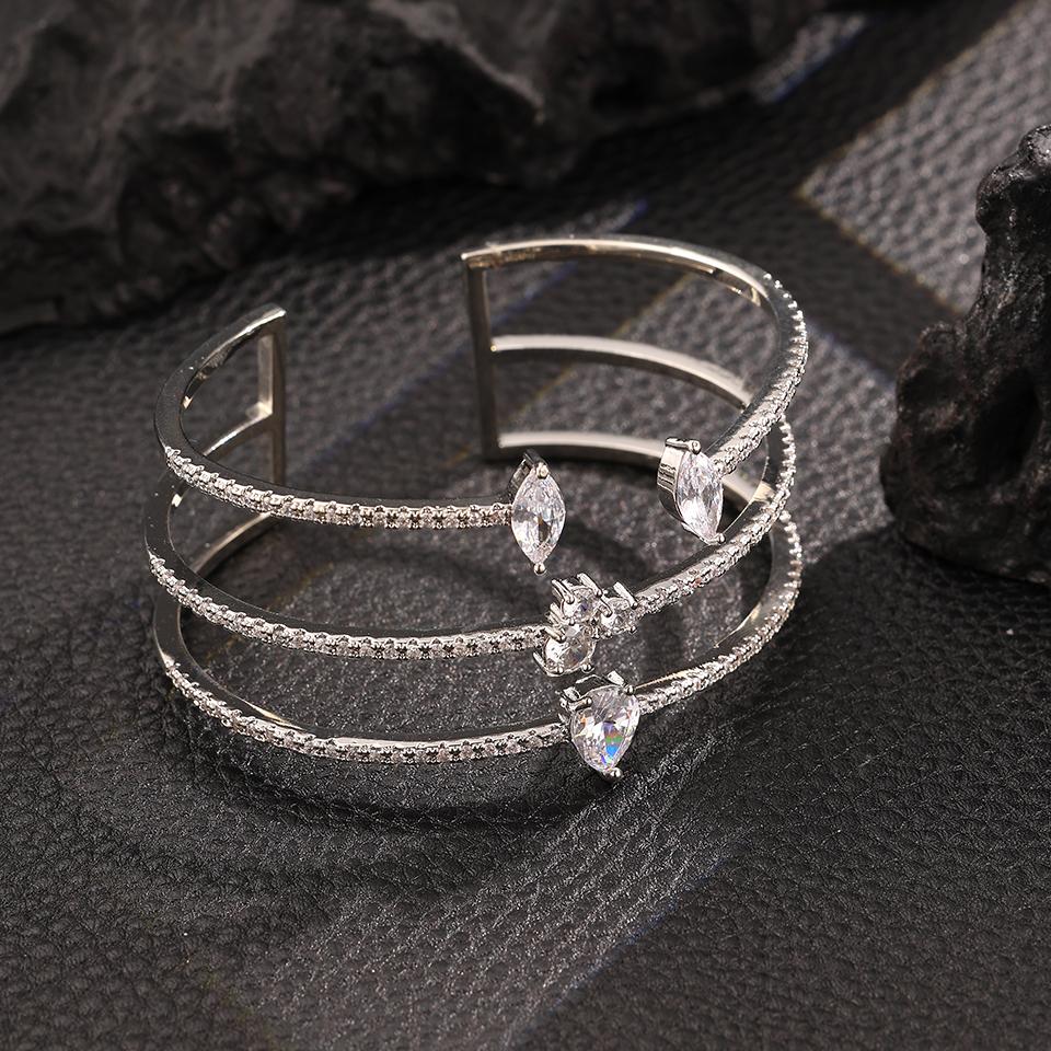 

ZAKOL Темпераментный трехслойный браслет-манжета с микро-вставками из циркона для женщин, роскошный, сияющий, цвет серебра, с кубическим цирконием, для свадебной вечеринки