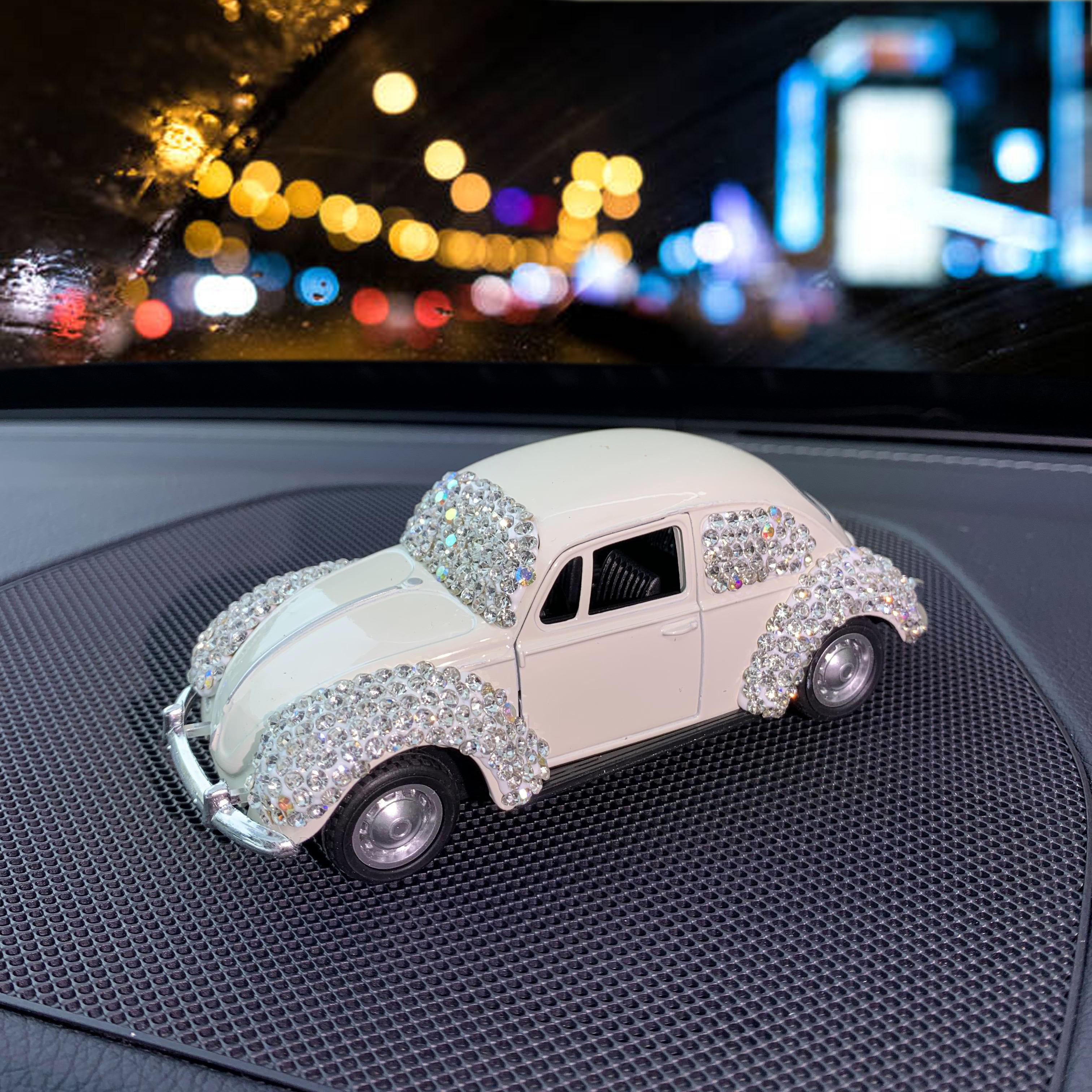 

Роскошные украшения для приборной панели автомобиля со стразами, бриллиантовые милые украшения для маленьких моделей транспортных средств, блестящие аксессуары для салона автомобиля для женщин белый