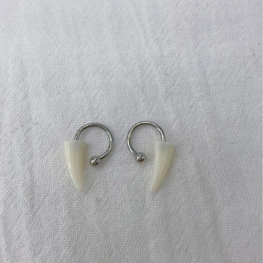 Resin Punk Fangs Lip Rings C Shaped Horseshoe Barbell for Halloween Exaggerated Body Piercing Jewelry Lip Ornament