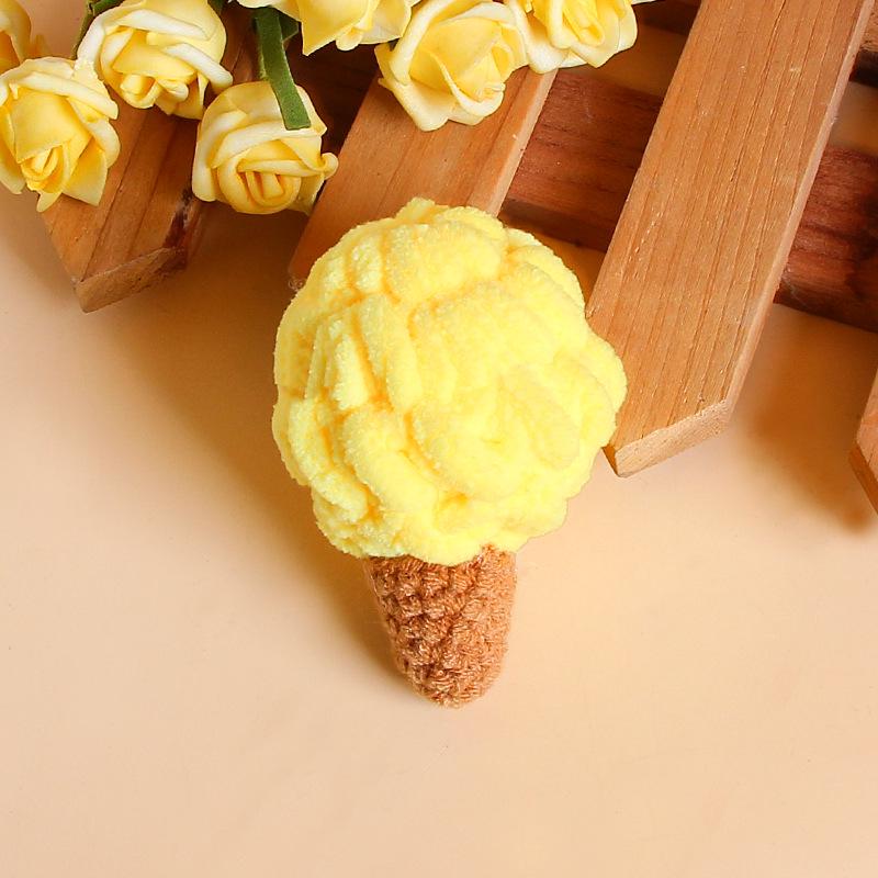 Büyüleyici Tığ İşi Meyve Anahtarlık: Trabzon Hurması ve Çilek Yün Kolyeler