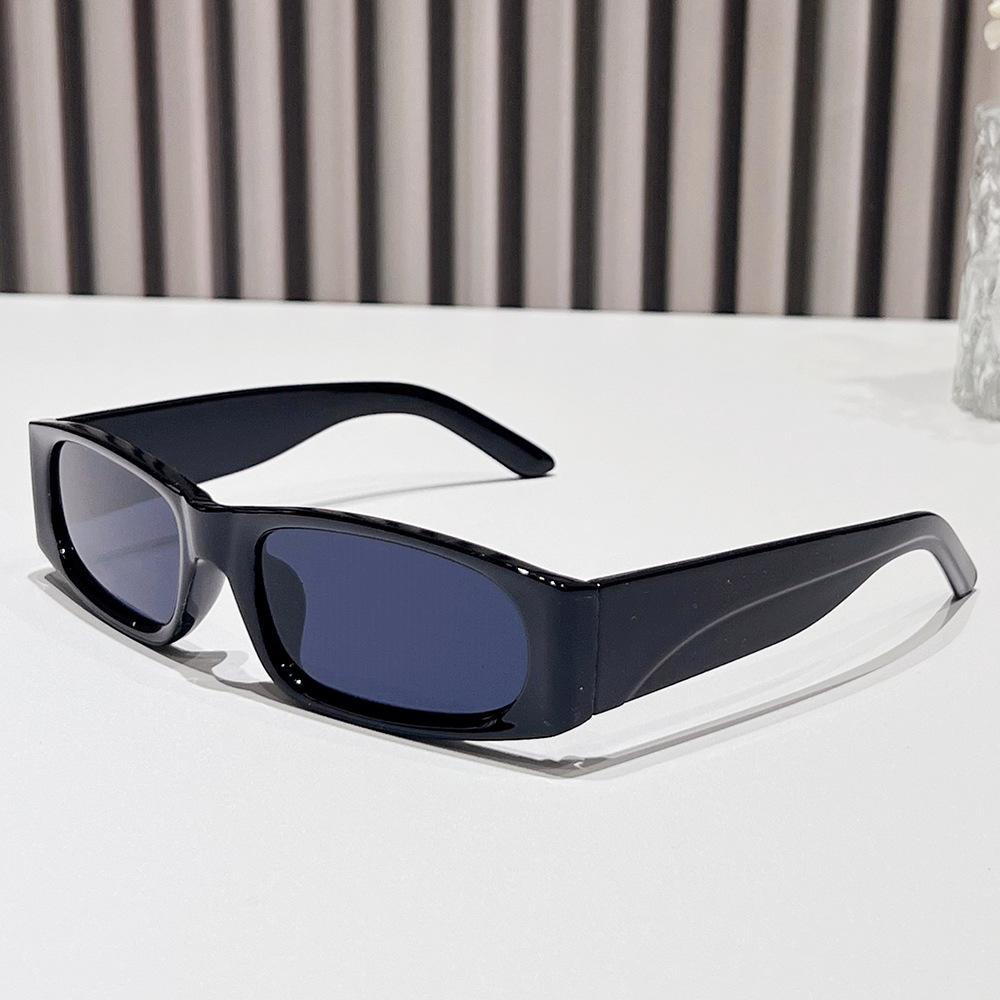 2024 New Retro Black Frame Square Personalized Fashion Trendy Luxury Vintage Uv400 Protection Sunglasses Women