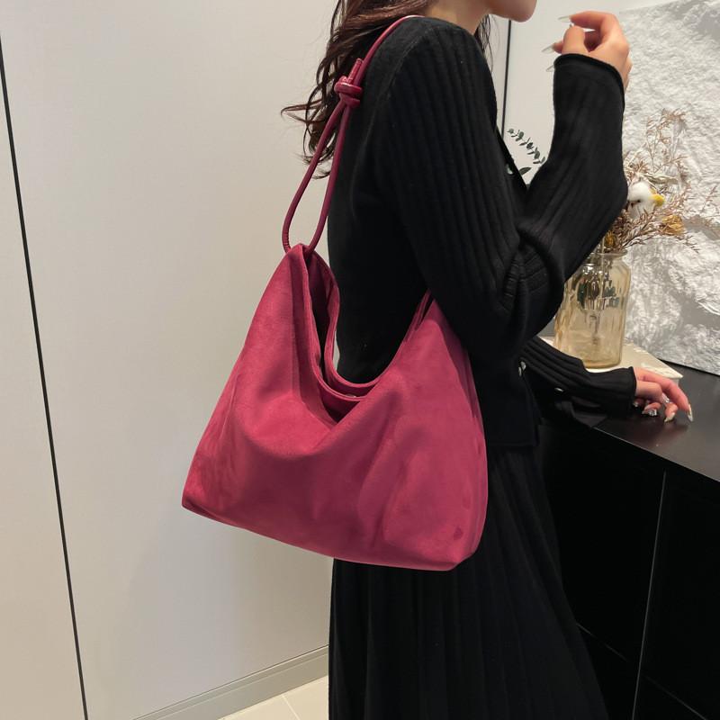 Vintage Casual Commuter Tote Bag For Women With Spacious Design And Chic Style