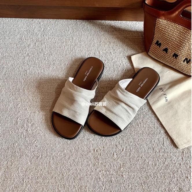 Spot second hair! Fashion versatile new wrinkled leisure vacation beach flat bottom sandals women's slippers outside summer wear