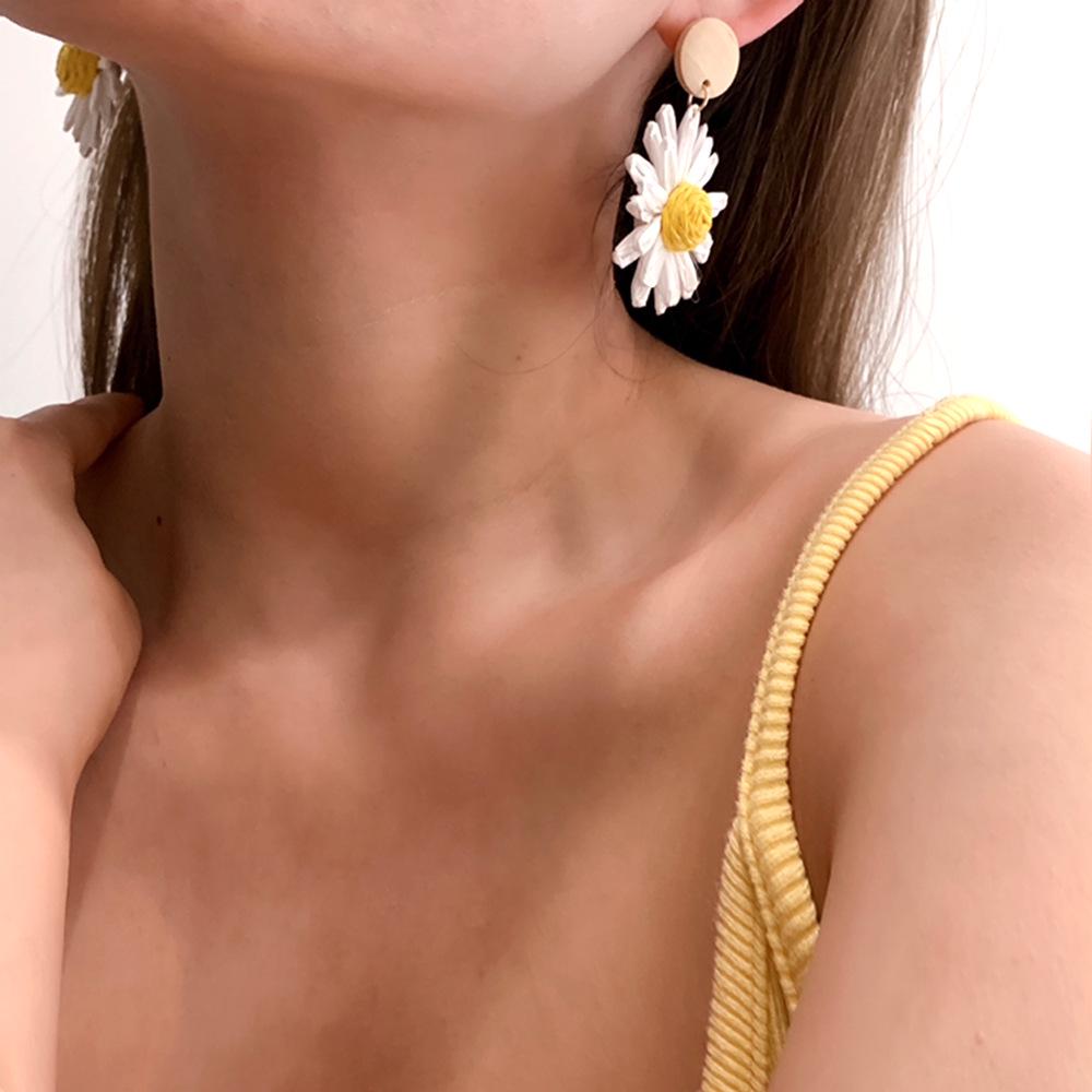 Colorful Raffia Flower Dangle Earrings - Summer Beach Vacation Style, European & American Fashion.
