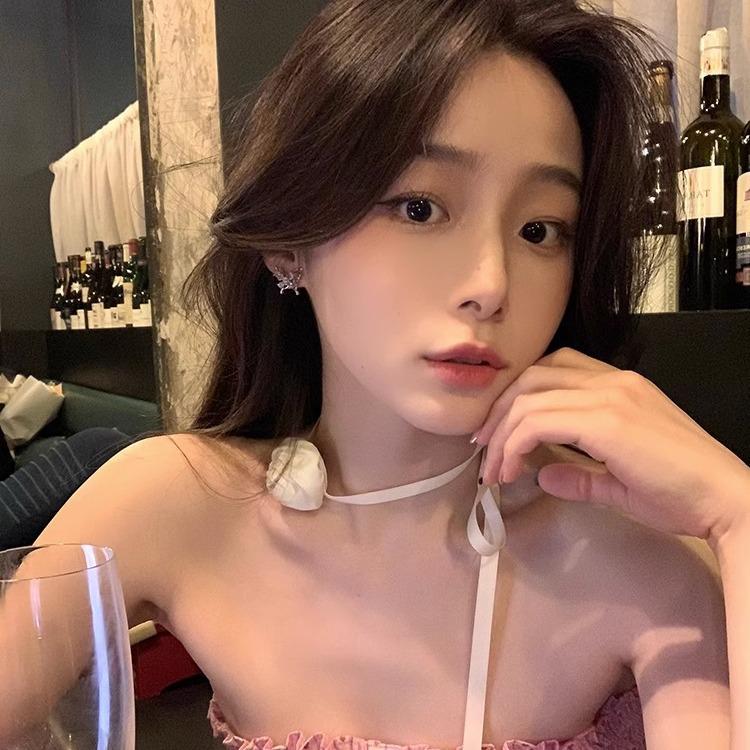 Elegant Butterfly Pearl Clip-On Earrings for Women - Light Luxury and High-End Design