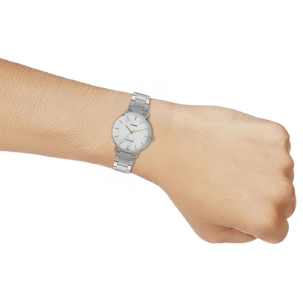Casio Men's Analog Minimalistic White Marble Dial MTP-VT01DM-7AUDF, White, Modern