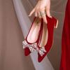 Hochzeitsschuhe weiblich Braut niedriger Absatz chinesisches Xiuhe Hochzeitskleid zwei Tragemöglichkeiten Anstoßen rot hoher Absatz schwangere Frauen 3 cm flacher Absatz keine müden Füße