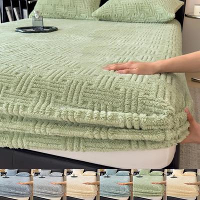 3PCS Bedding New Cotton Fleece Jacquard Autumn Winter Bed Hat Skin-friendly and Warm Milk Velvet Mattress Cover with A Stretchable Bedspread