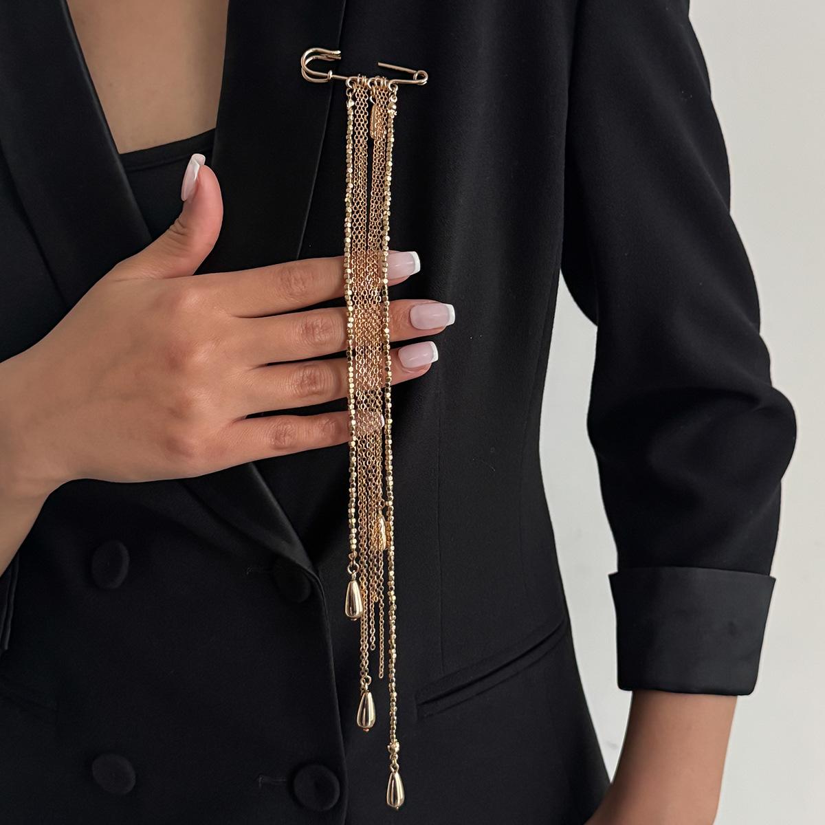 

2026 Exaggerated Long Tassel Metal Chain Brooch for Women Handmade Multi-Layer Chain Waterdrop Pendent Needle Clothing Decorat