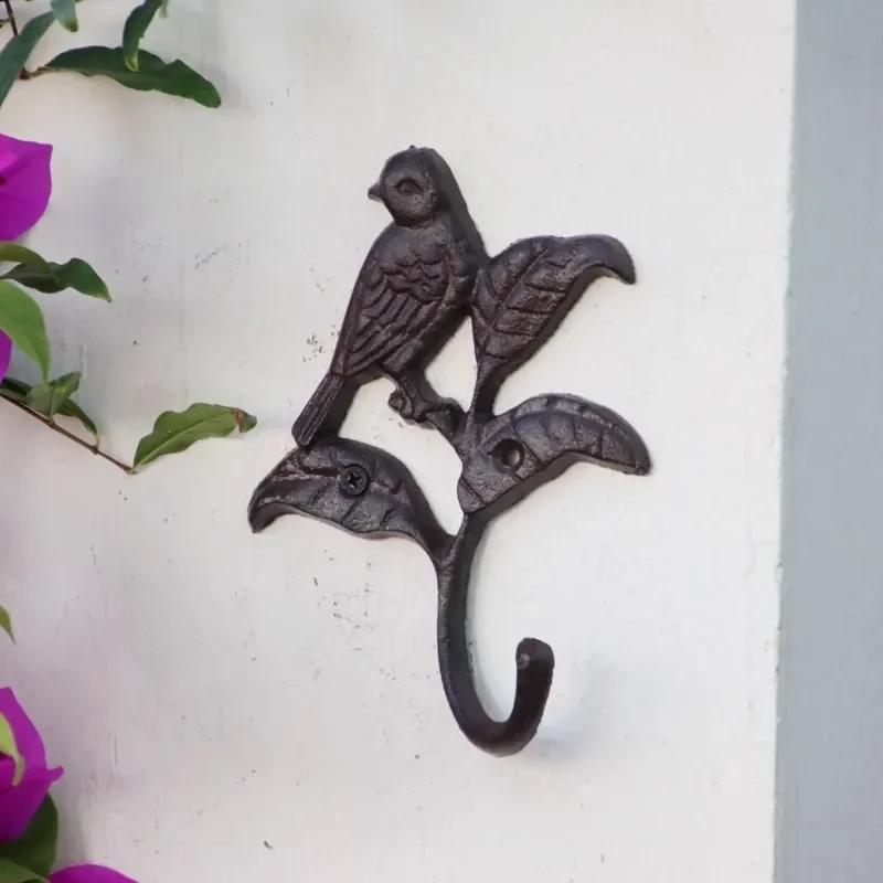 

Чавунні гачки для стін кольору іржі для вулиці, саду, подвір я. Класичний настінний декор. Гачки для зберігання одягу, капелюхів, ключів