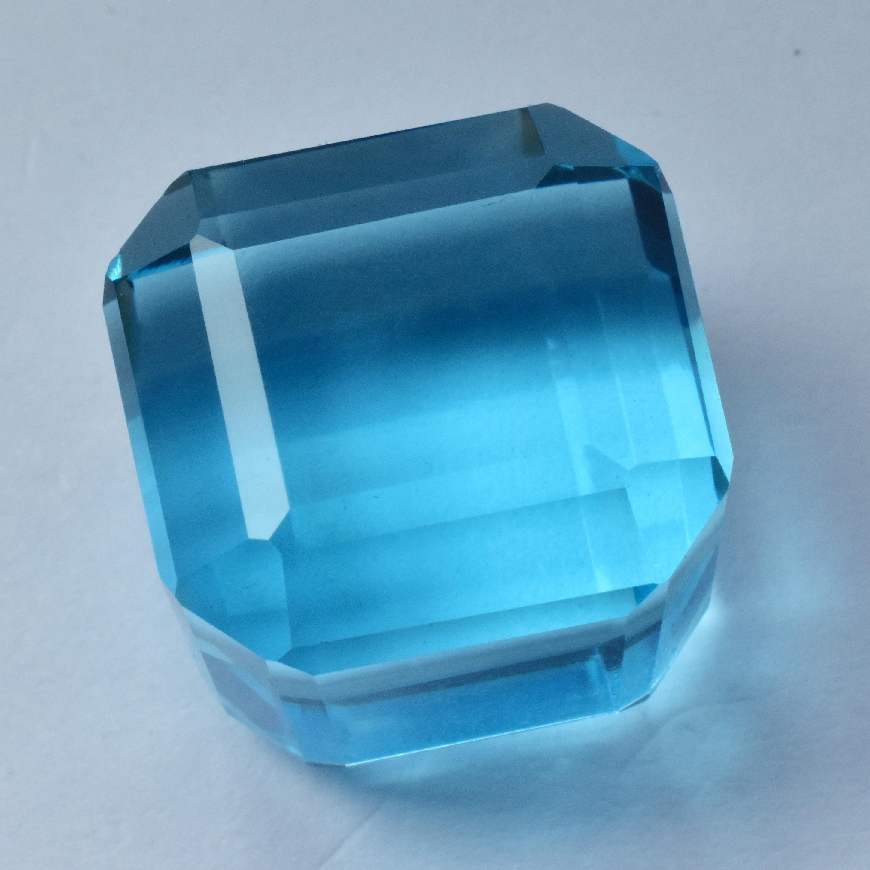 

LAB Created Blue Aquamarine 50.84 Ct Cube Cut CERTIFIED Loose Gemstone 18 mm Approx, синій