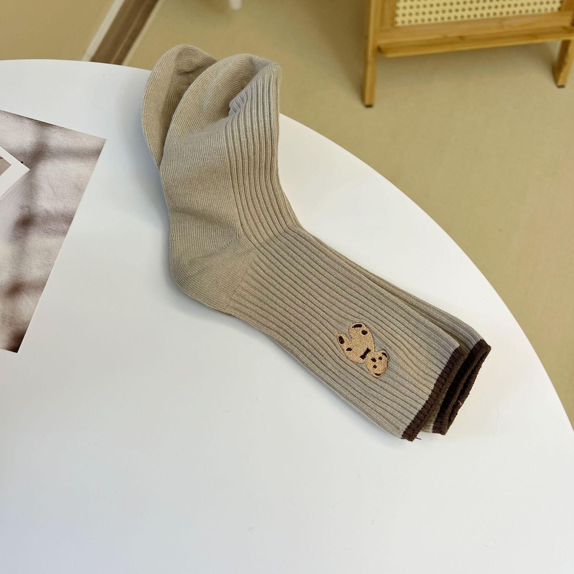 

1 пара милых носков с изображением медведя из мультфильма для детей и девочек, милые детские носки с вышитым медведем, осенние мягкие хлопковые школьные носки