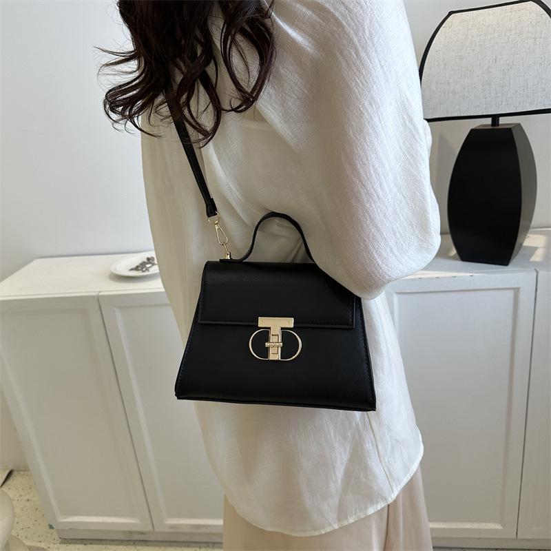 Women's Summer 2023 Retro Candy Color Crossbody Shoulder Bag: Fashionable and Textured Handbag