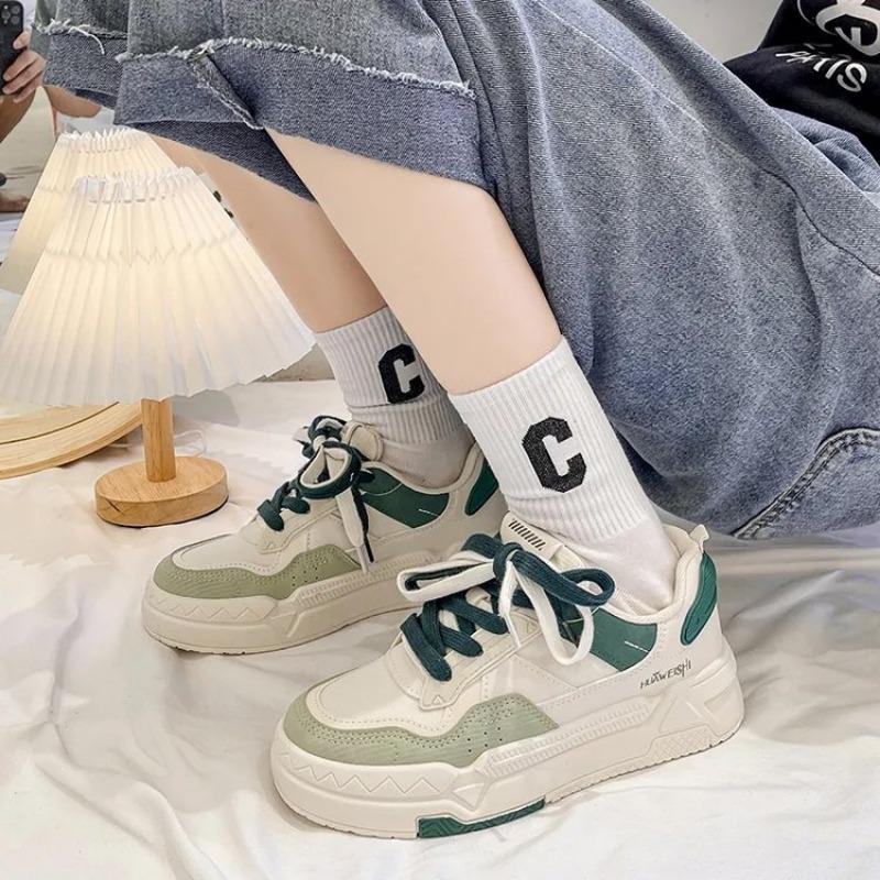 Fashion 2024 New Little White Shoes for Women Korean Versatile Female Students Thick Sole Board Shoes for Leisure Sports Shoes for Women