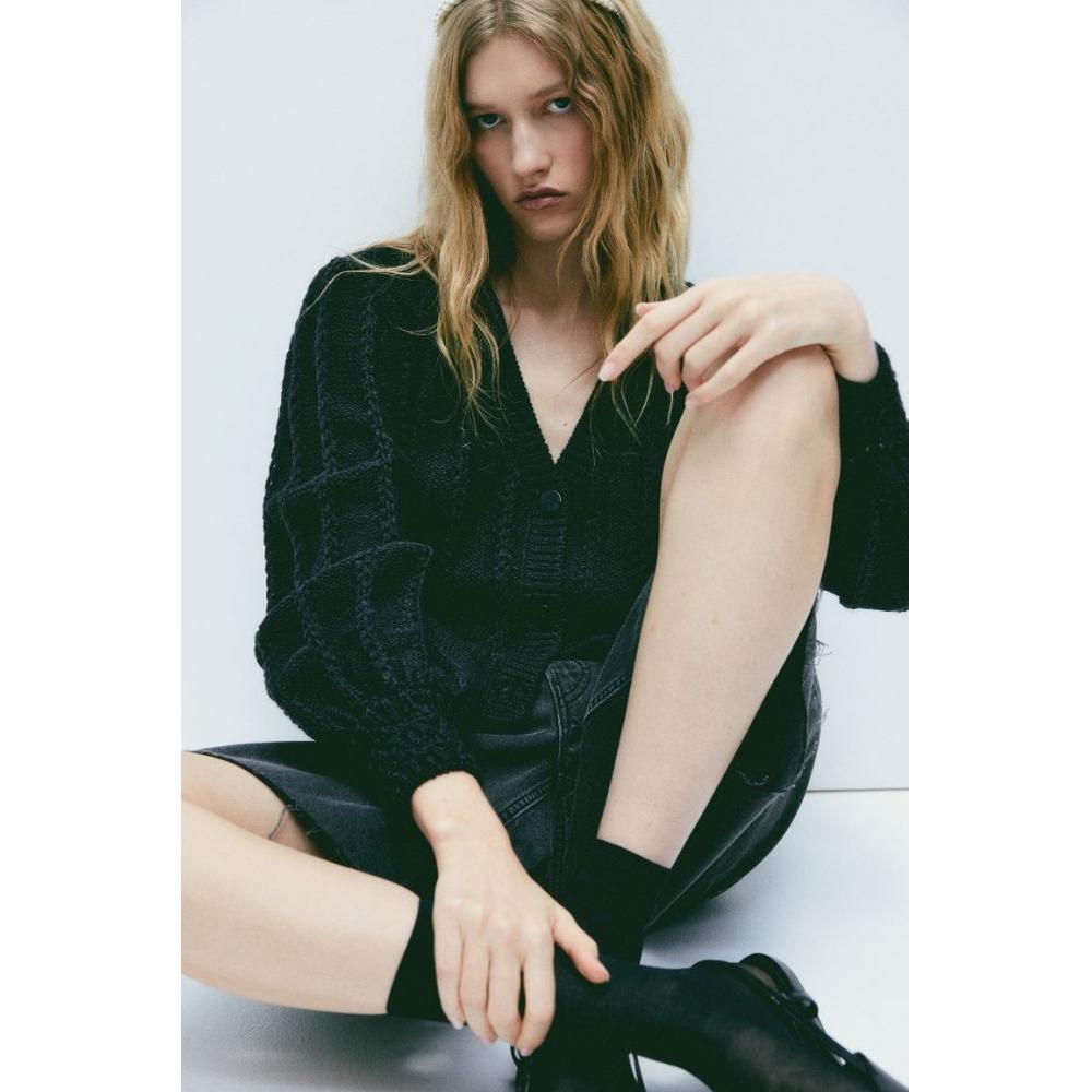 

HM Текстурированный вязаный кардиган с объемными рукавами, черный