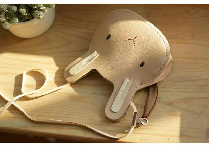 Korean-Style Cartoon Animal PU Crossbody Bag - Cute, Versatile Children's Travel Shoulder Bag