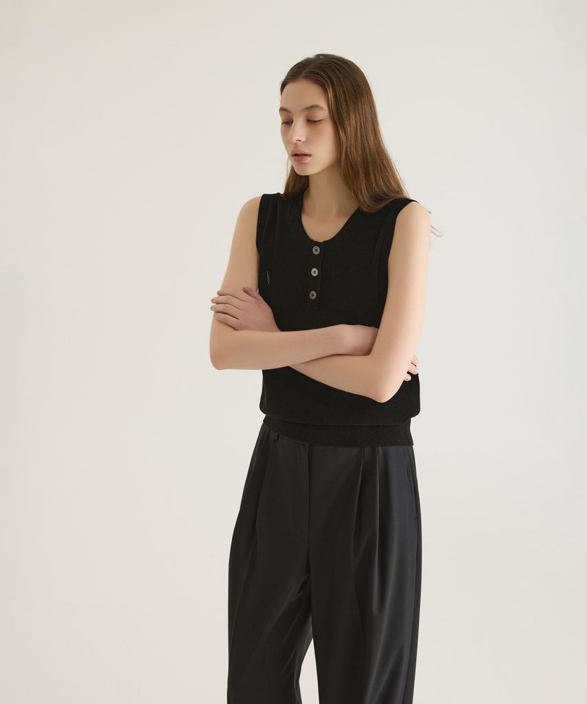 Oteumilkape Henley Neck Sleeveless Knit - Black