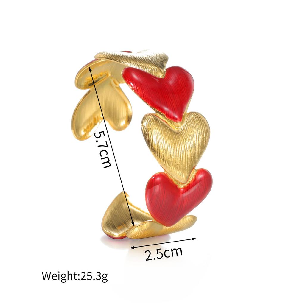 Bracelet ouvert en acier inoxydable en forme de cœur: Design de niche d'inspiration européenne et américaine pour femmes