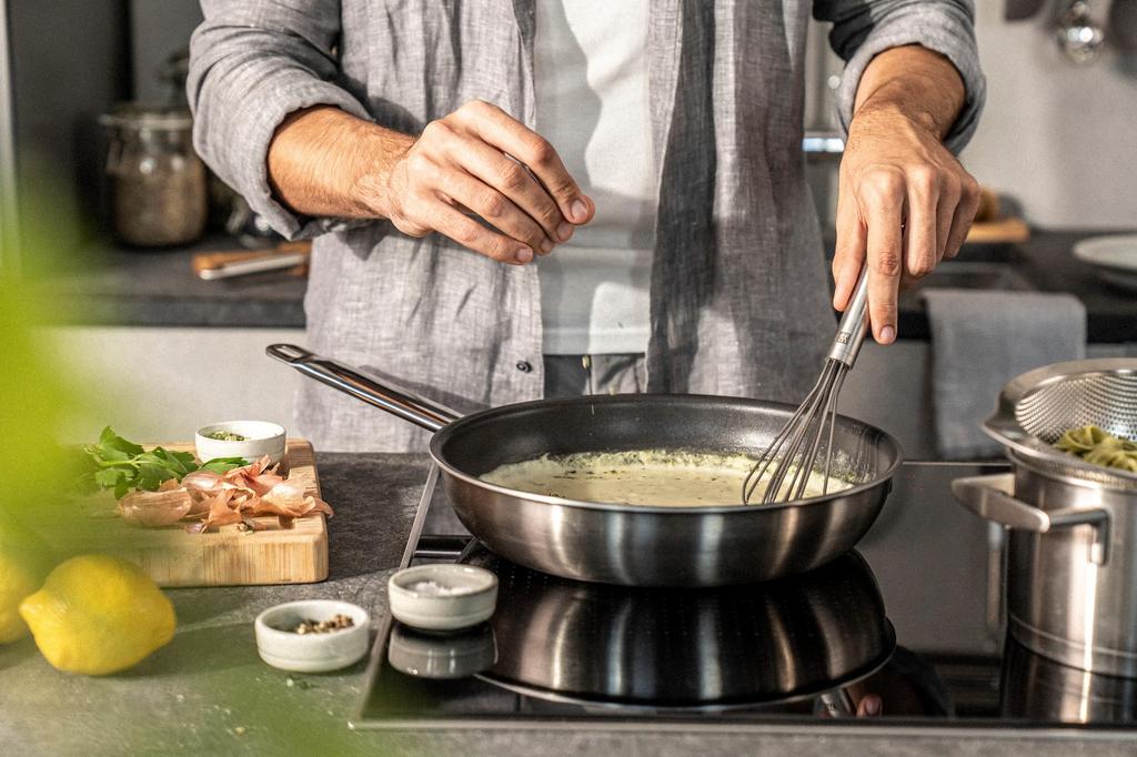 ZWILLING Pro Silicone Whisk 24cm Dishwasher Safe ZWILLING Pro Japanese - - [Official Retailer] Z1027-149