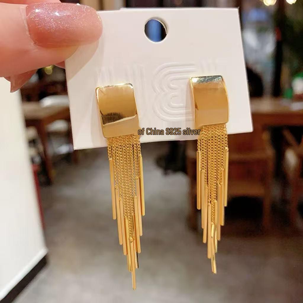 

Exquisite Geometric Multi-Layer Tassel Earrings: Square Stud, Light Luxury, Versatile Fashion Statement золотий